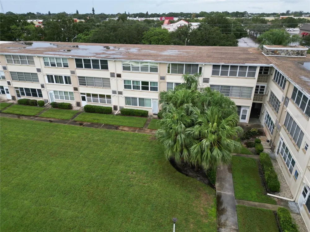 951 79TH AVENUE #APT 322 St Petersburg, FL 33702