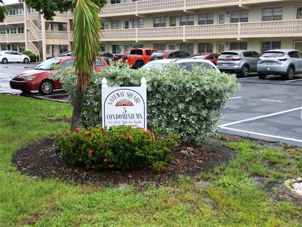 951 79TH AVENUE #APT 322 St Petersburg, FL 33702