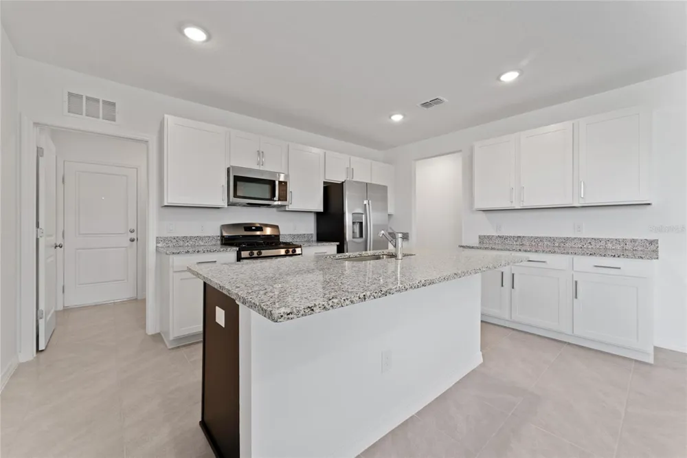 15014 WINDFLOWER ALLEY Winter Garden, FL 34787