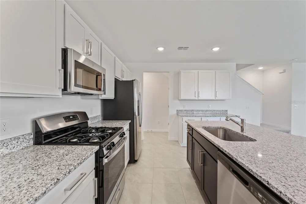 15014 WINDFLOWER ALLEY Winter Garden, FL 34787