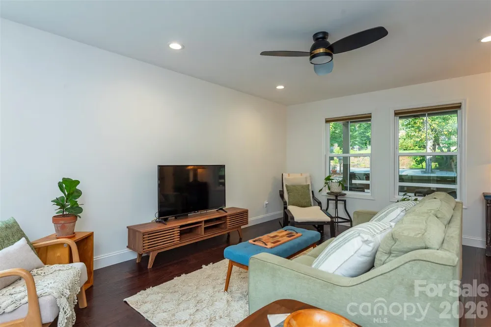 191 Chatham Road Asheville, NC 28804