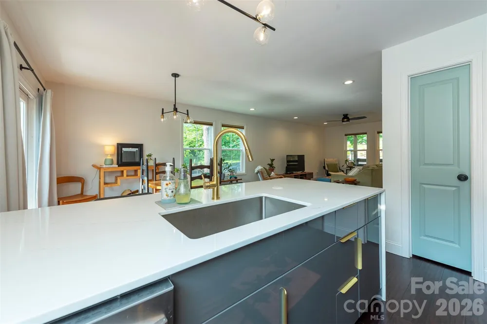 191 Chatham Road Asheville, NC 28804