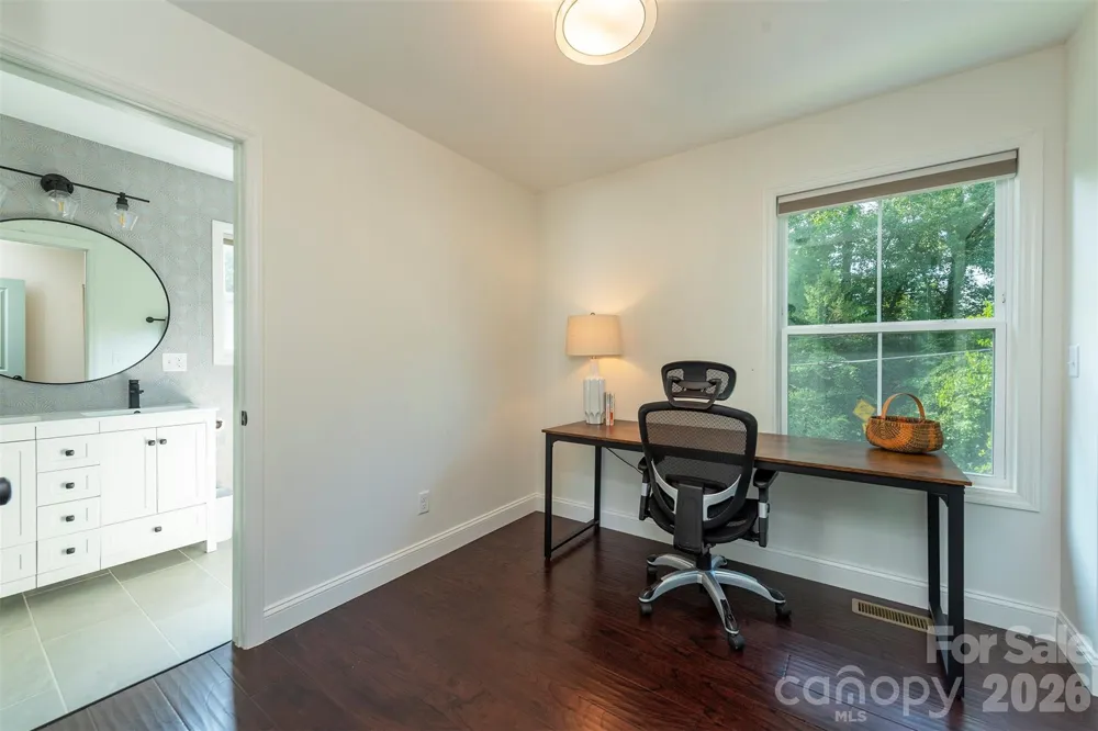 191 Chatham Road Asheville, NC 28804