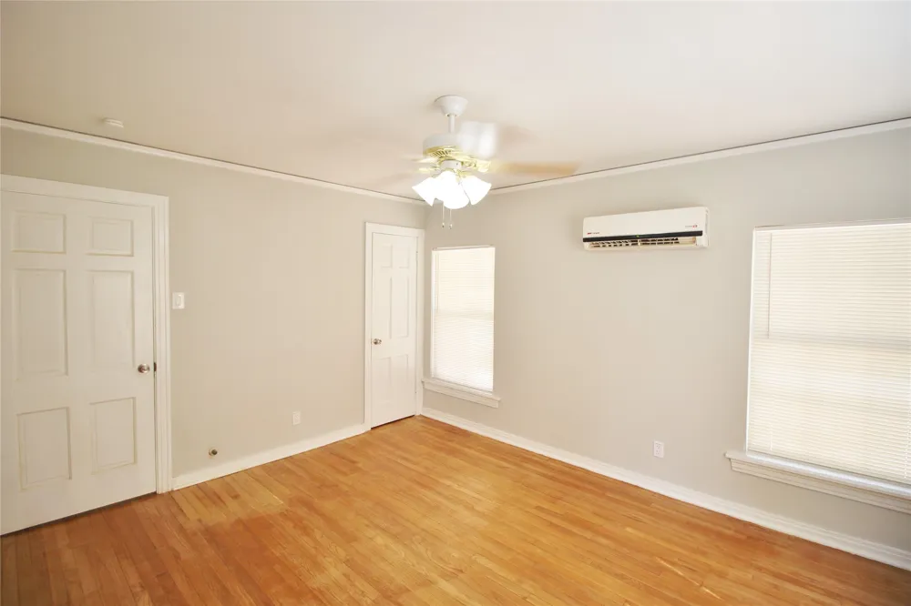 3427 Kinmore Street Dallas, TX 75223
