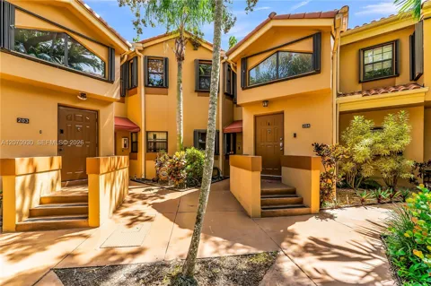15563 Miami Lakeway N #204