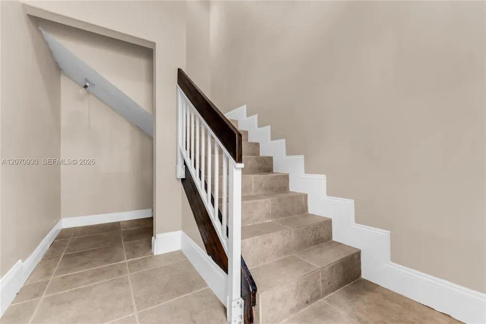 15563 Miami Lakeway N #204 Miami Lakes, FL 33014