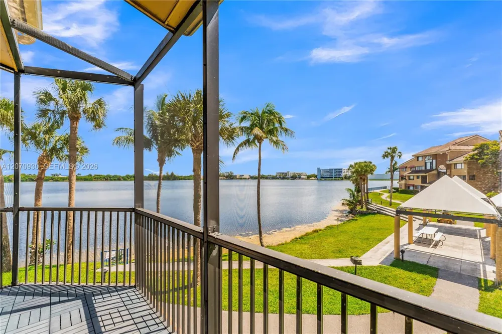 15563 Miami Lakeway N #204 Miami Lakes, FL 33014