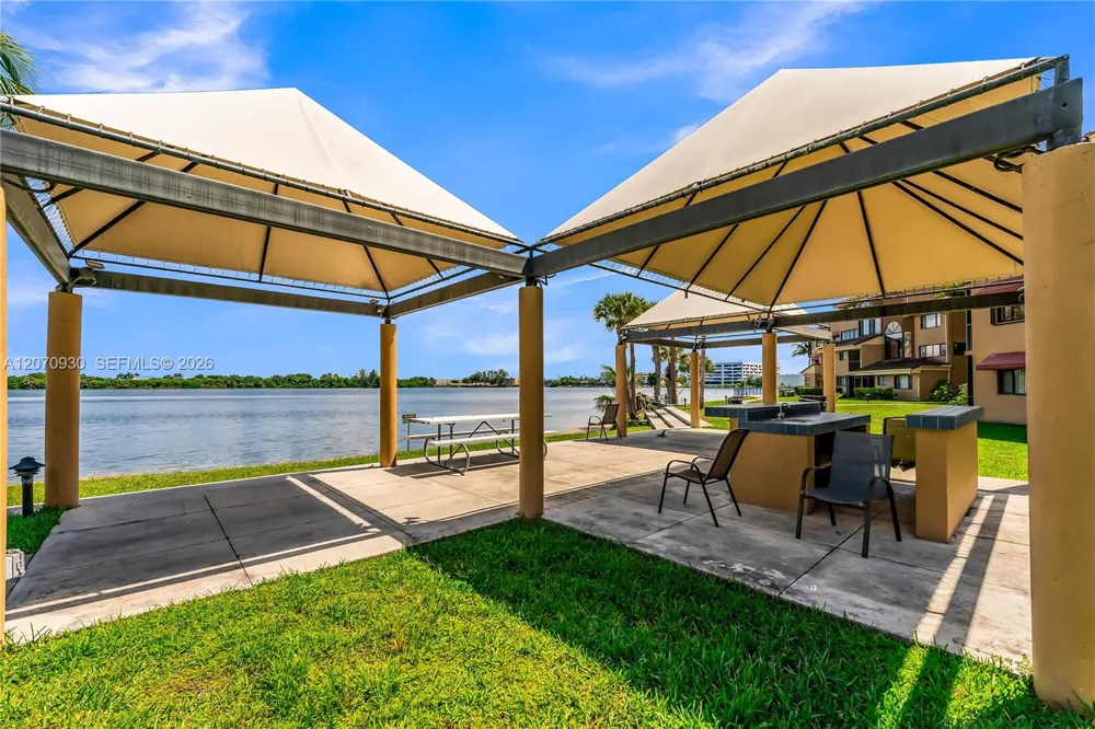15563 Miami Lakeway N #204 Miami Lakes, FL 33014