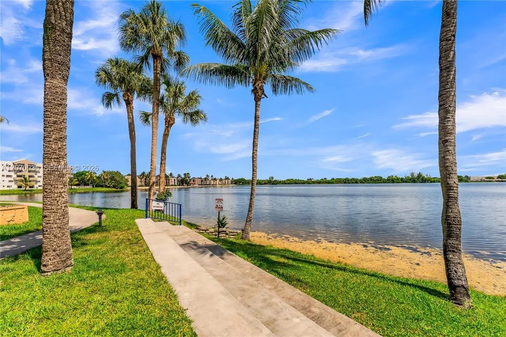 15563 Miami Lakeway N #204 Miami Lakes, FL 33014