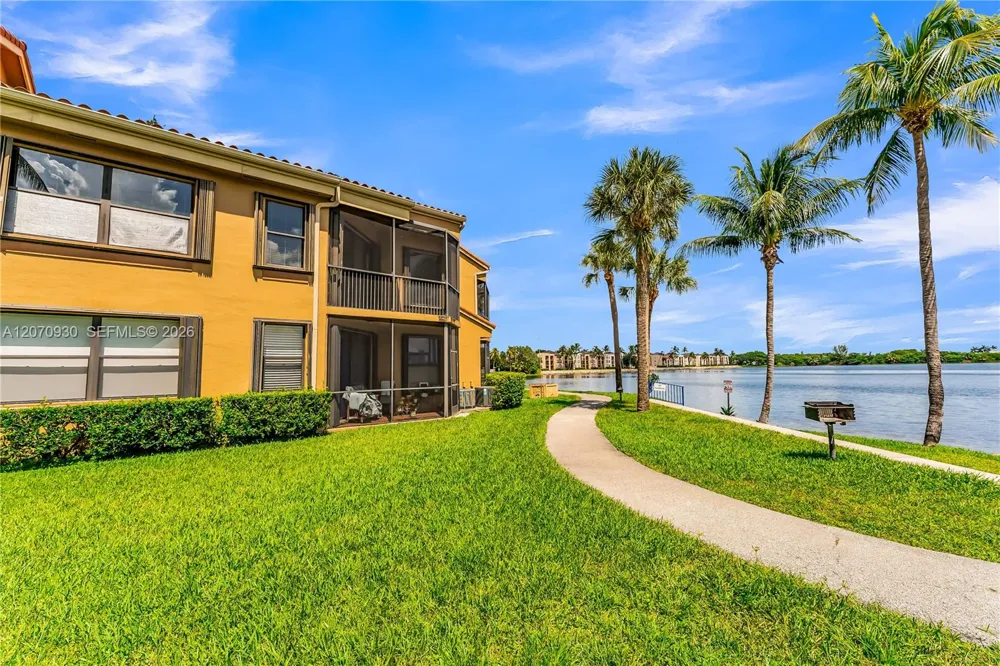 15563 Miami Lakeway N #204 Miami Lakes, FL 33014