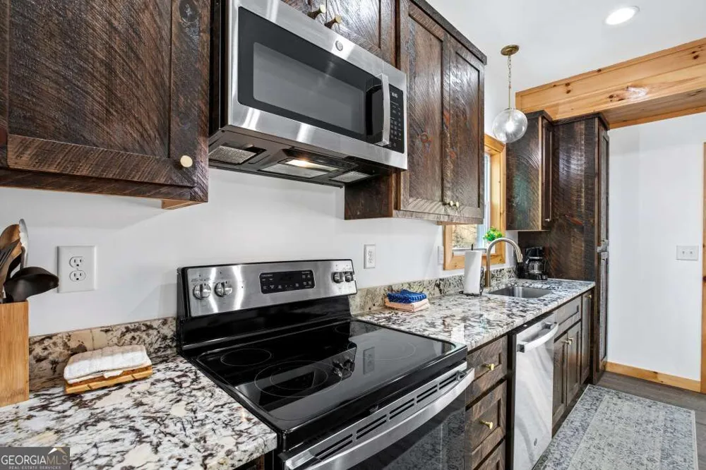 164 Echo LN Ellijay, GA 30540