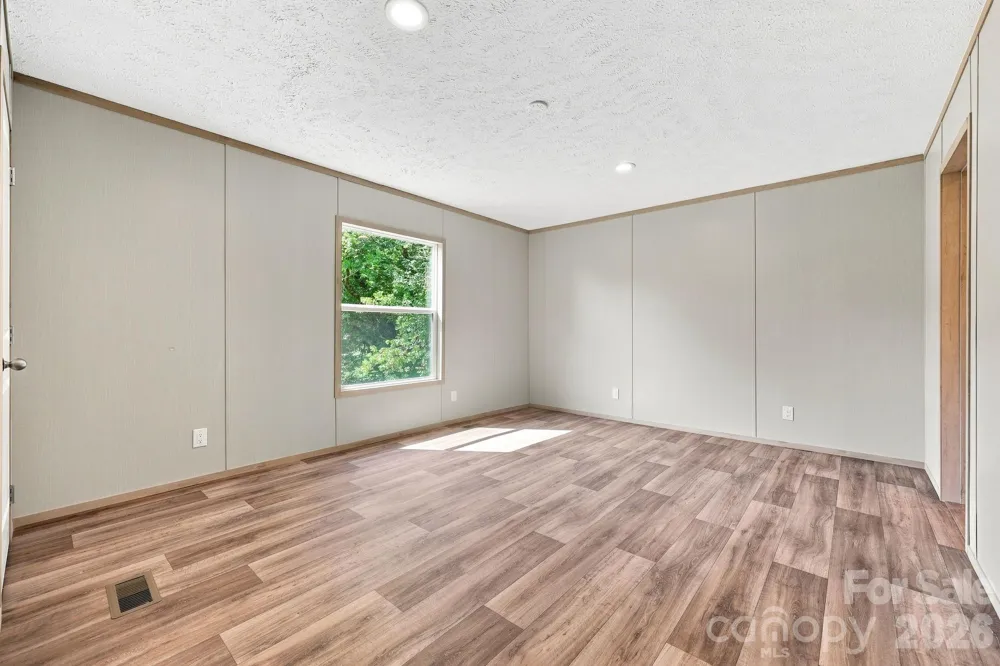 25 Caldwell Road Waynesville, NC 28786