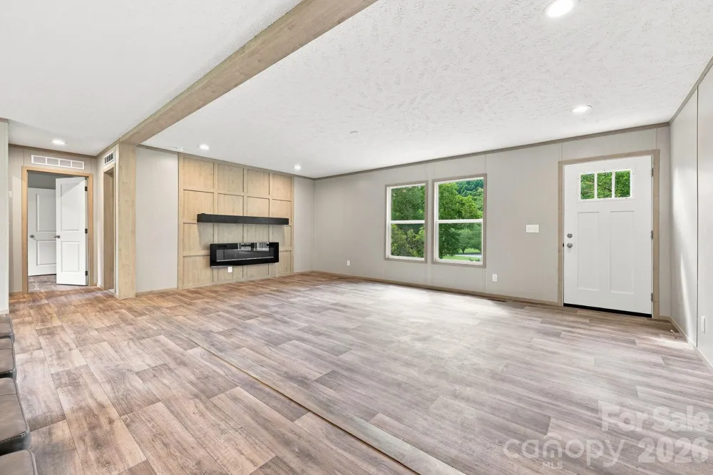 25 Caldwell Road Waynesville, NC 28786