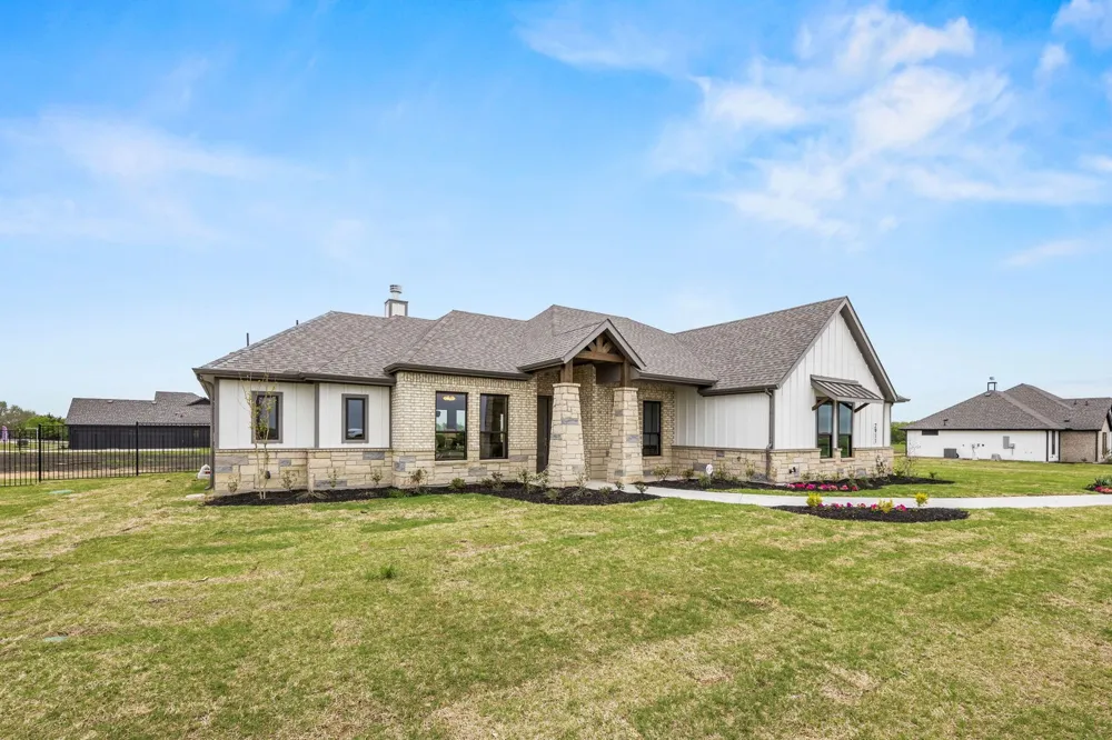 2911 Stella Rose Court Waxahachie, TX 75165