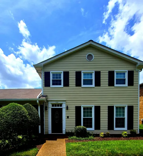 128 Boxwood Dr