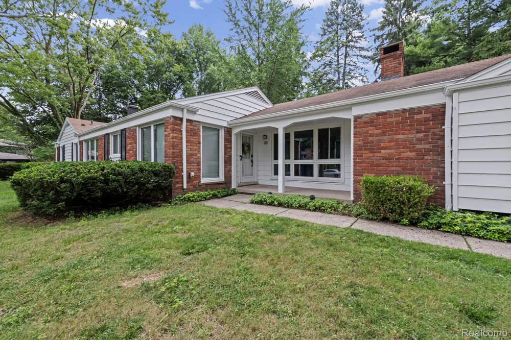 791 Robinhood Circle Bloomfield Hills City, MI 48304