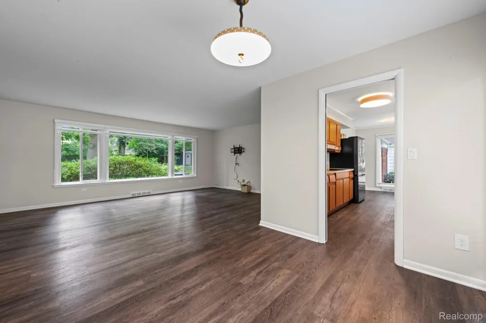 791 Robinhood Circle Bloomfield Hills City, MI 48304