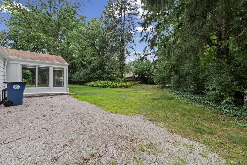791 Robinhood Circle Bloomfield Hills City, MI 48304