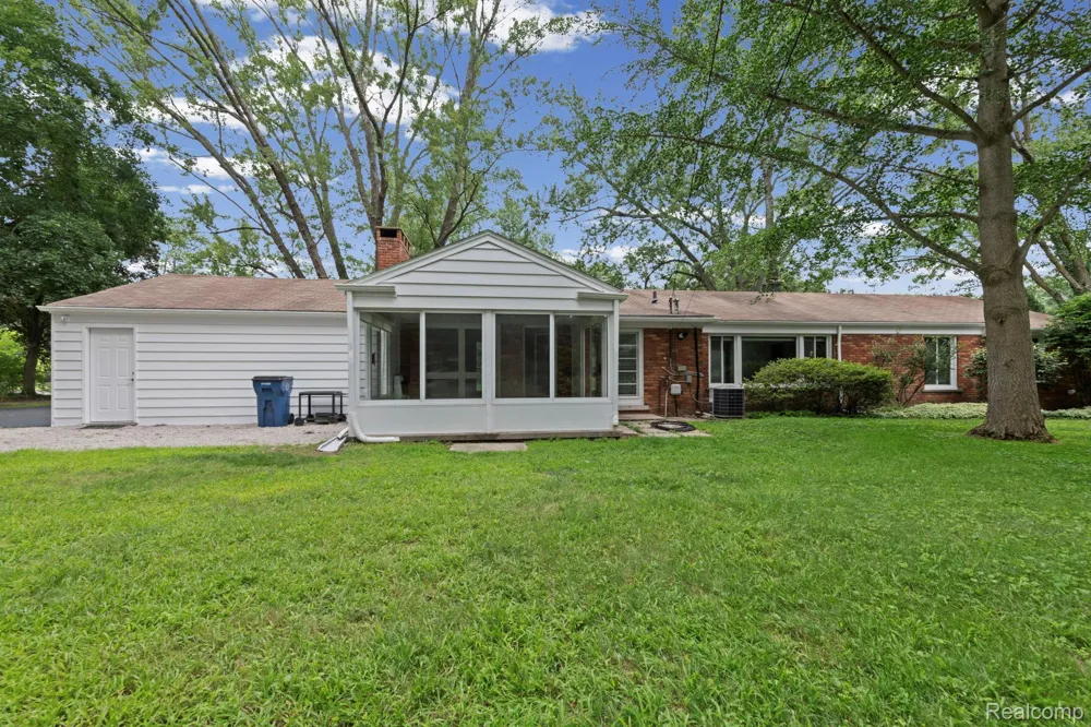 791 Robinhood Circle Bloomfield Hills City, MI 48304