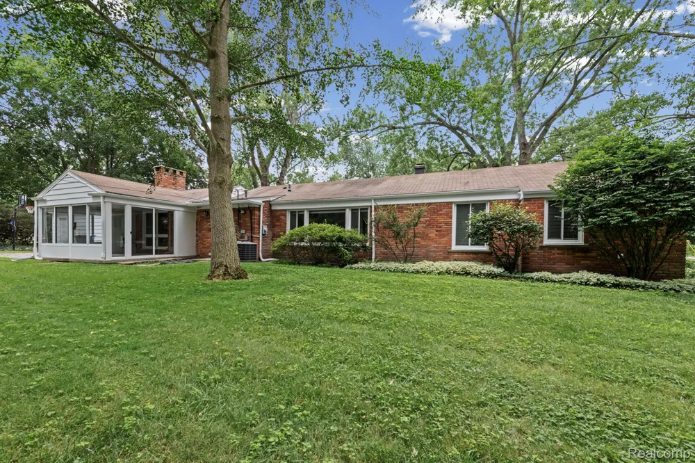 791 Robinhood Circle Bloomfield Hills City, MI 48304