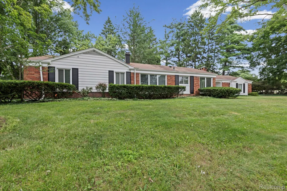 791 Robinhood Circle Bloomfield Hills City, MI 48304