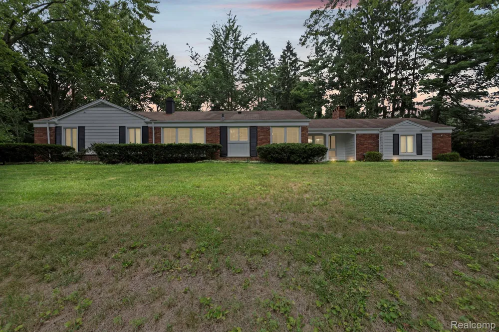 791 Robinhood Circle Bloomfield Hills City, MI 48304