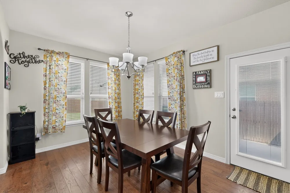 9215 Moon River Court Arlington, TX 76002