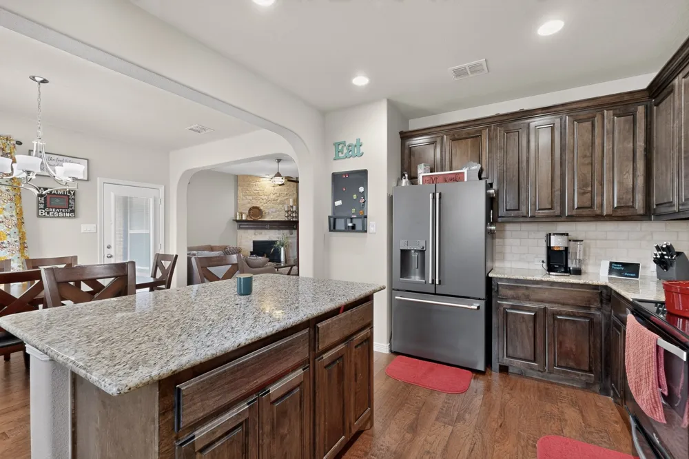 9215 Moon River Court Arlington, TX 76002
