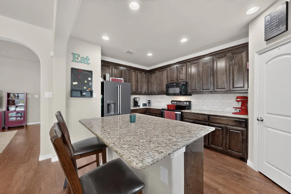 9215 Moon River Court Arlington, TX 76002