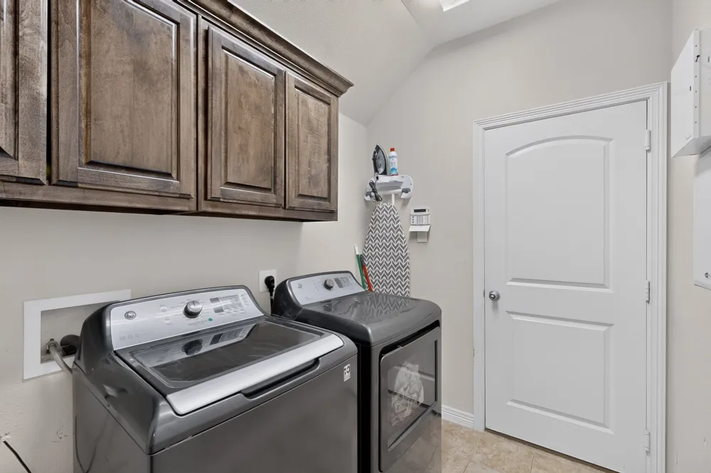 9215 Moon River Court Arlington, TX 76002