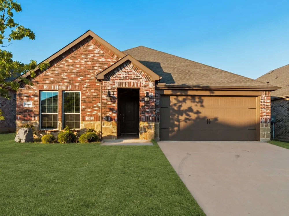 3206 Catoosa Lane Aubrey, TX 76227