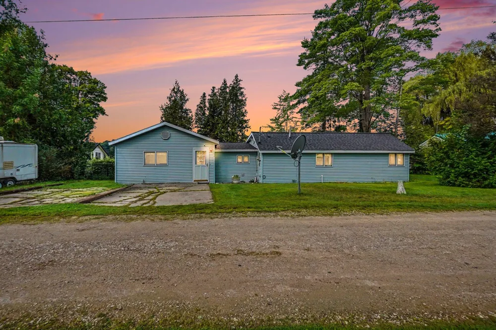 2895 S Spring Drive Fremont, MI 49412