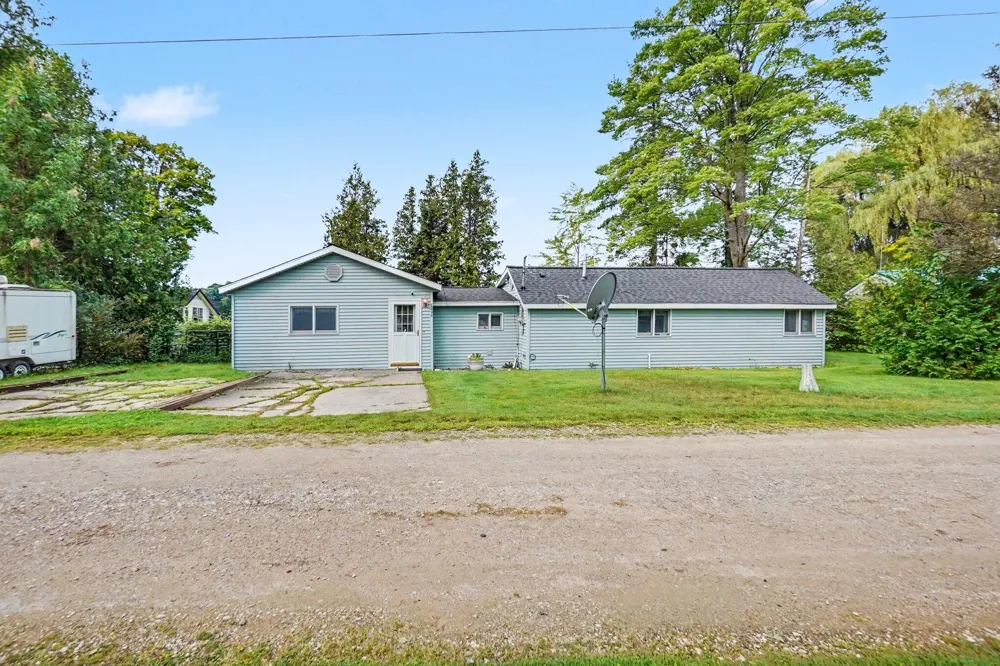 2895 S Spring Drive Fremont, MI 49412