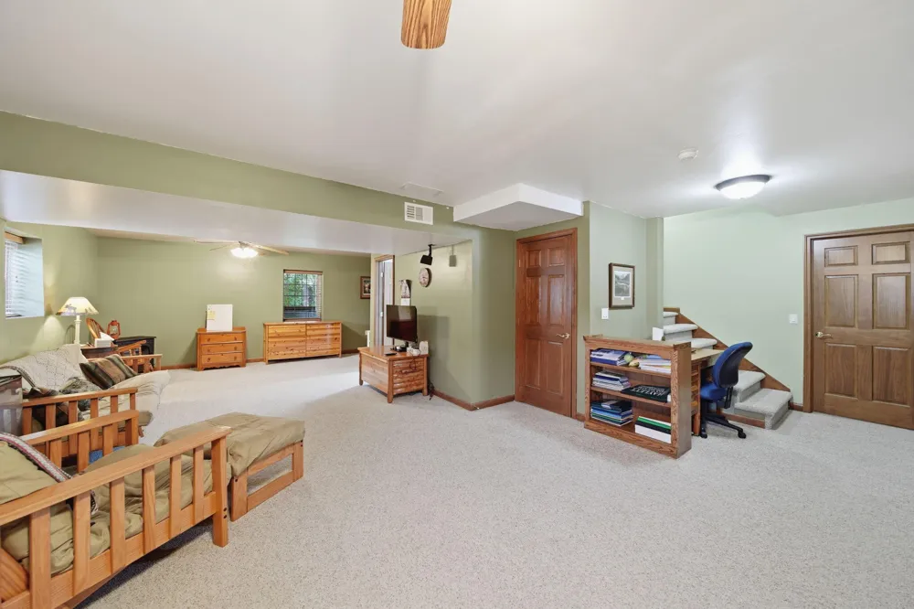4211 Aspen Way Jackson, MI 49201
