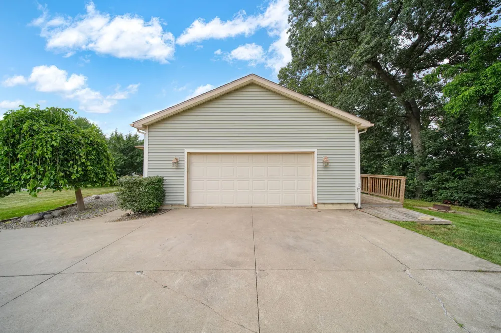 4211 Aspen Way Jackson, MI 49201