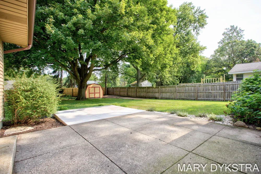585 Huizenga Avenue Zeeland, MI 49464
