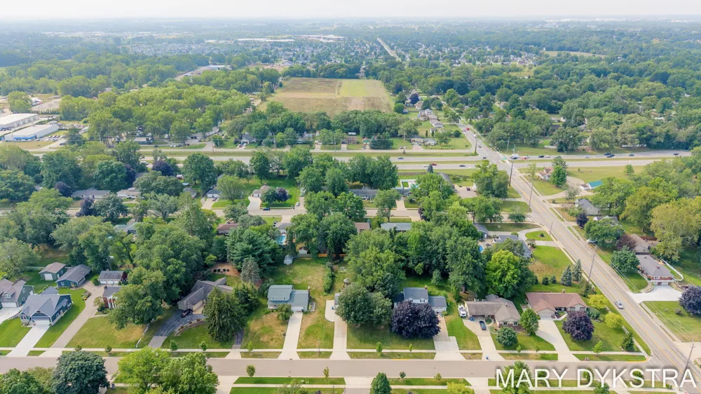 585 Huizenga Avenue Zeeland, MI 49464