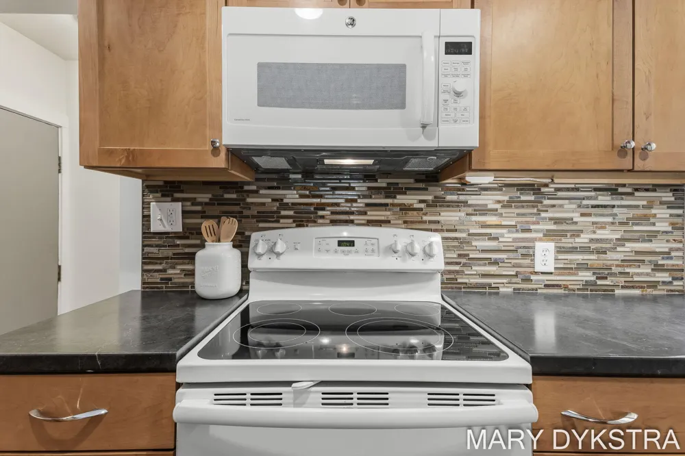 585 Huizenga Avenue Zeeland, MI 49464