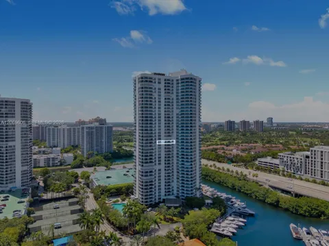 3500 Mystic Pointe Dr #2107