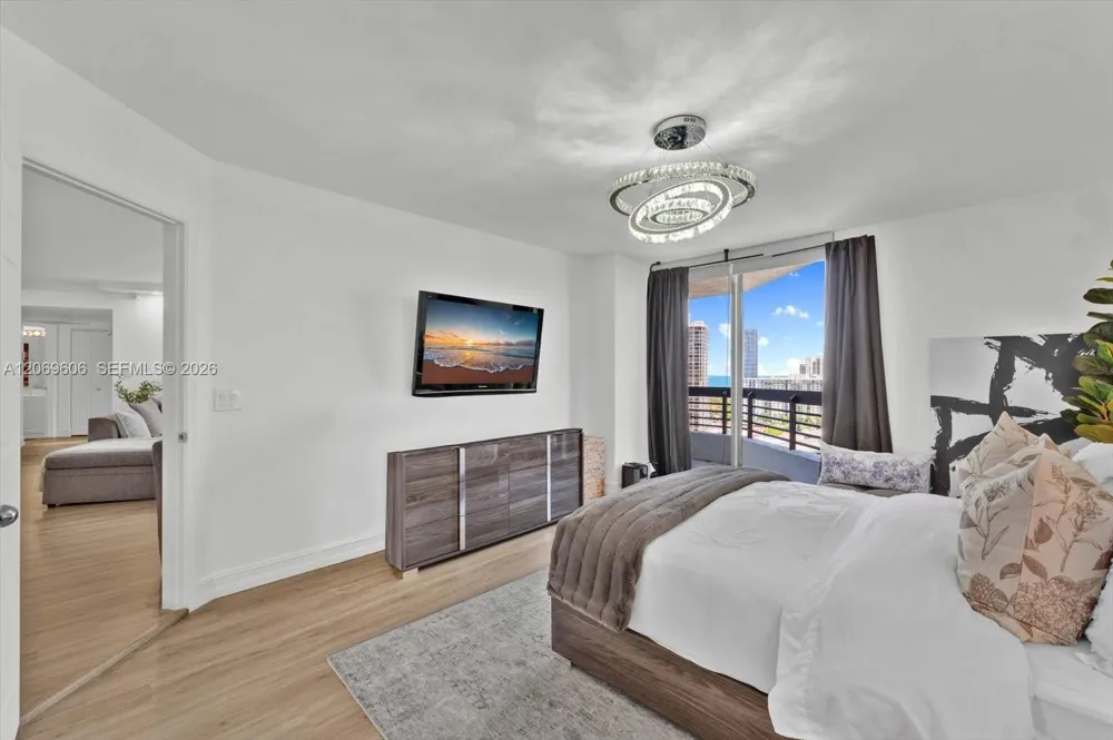 3500 Mystic Pointe Dr #2107 Aventura, FL 33180