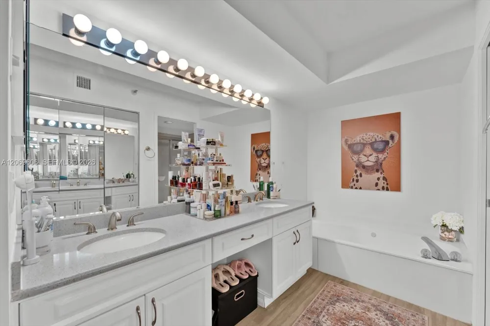 3500 Mystic Pointe Dr #2107 Aventura, FL 33180