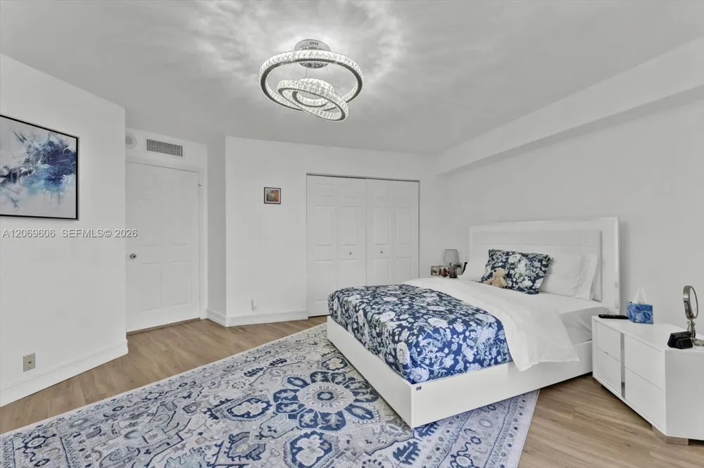 3500 Mystic Pointe Dr #2107 Aventura, FL 33180
