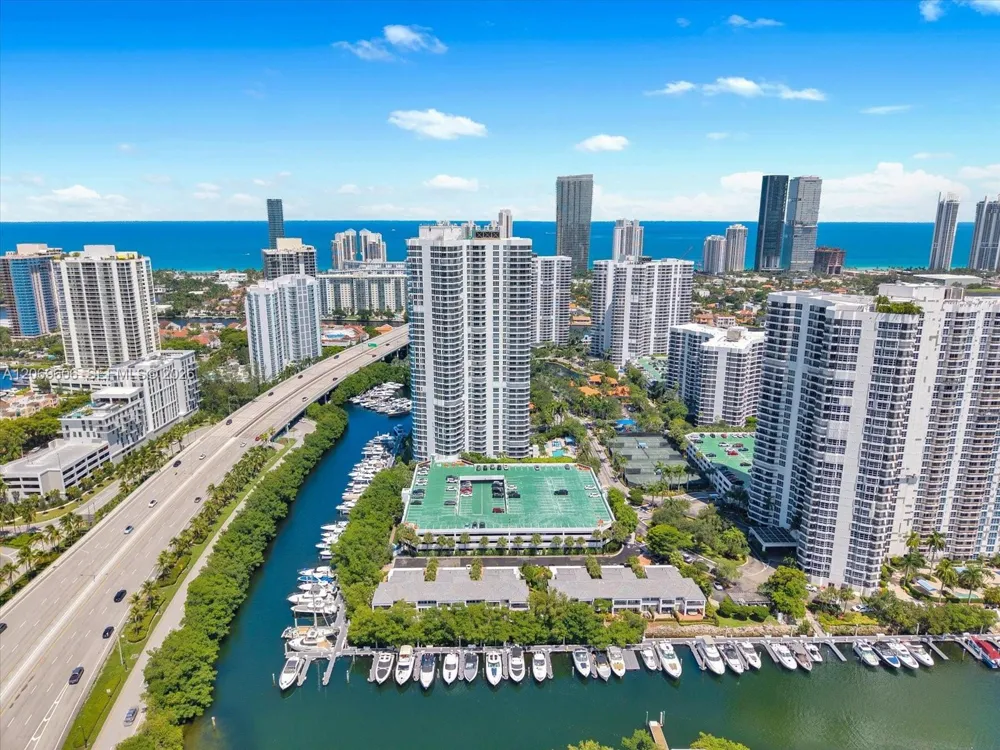 3500 Mystic Pointe Dr #2107 Aventura, FL 33180