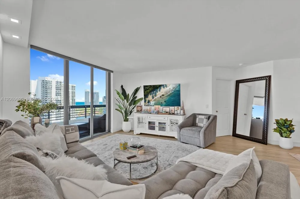 3500 Mystic Pointe Dr #2107 Aventura, FL 33180