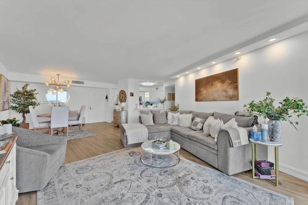 3500 Mystic Pointe Dr #2107 Aventura, FL 33180