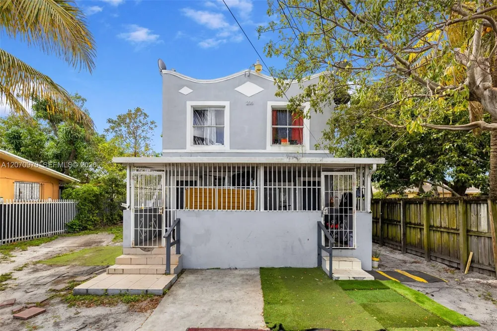1236 NW 28th St #1 Miami, FL 33142