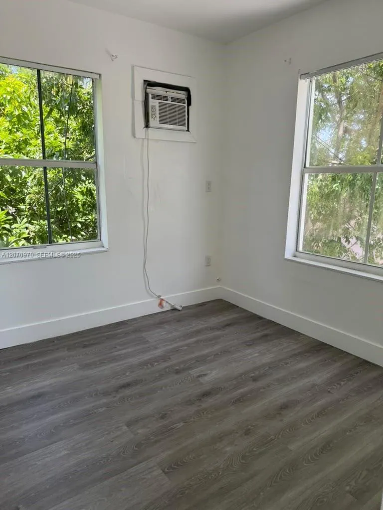 1236 NW 28th St #1 Miami, FL 33142