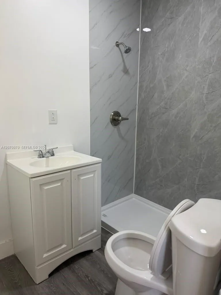 1236 NW 28th St #1 Miami, FL 33142