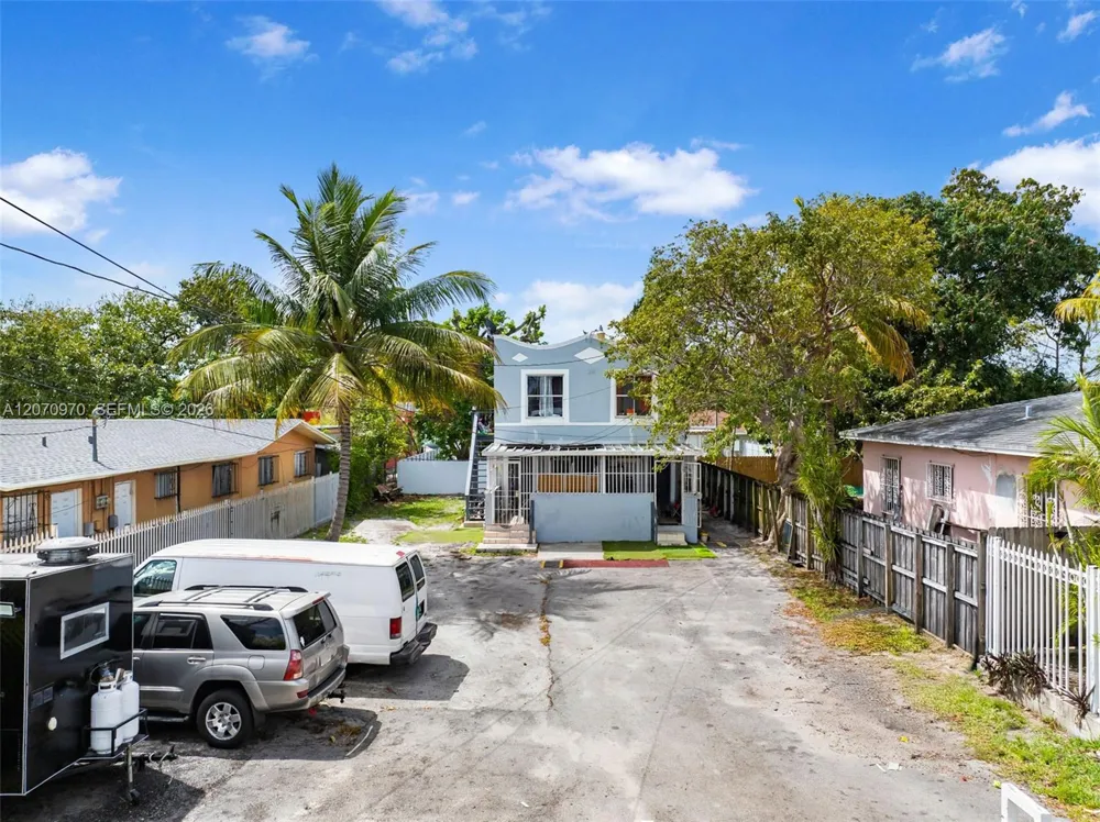 1236 NW 28th St #1 Miami, FL 33142