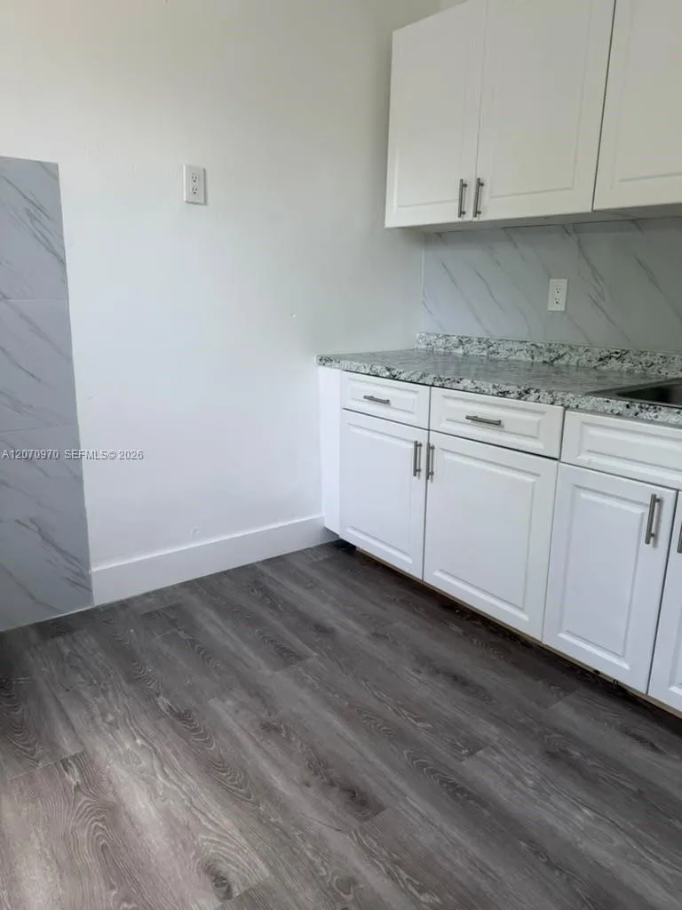 1236 NW 28th St #1 Miami, FL 33142